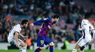 的表现也引 的表现也引